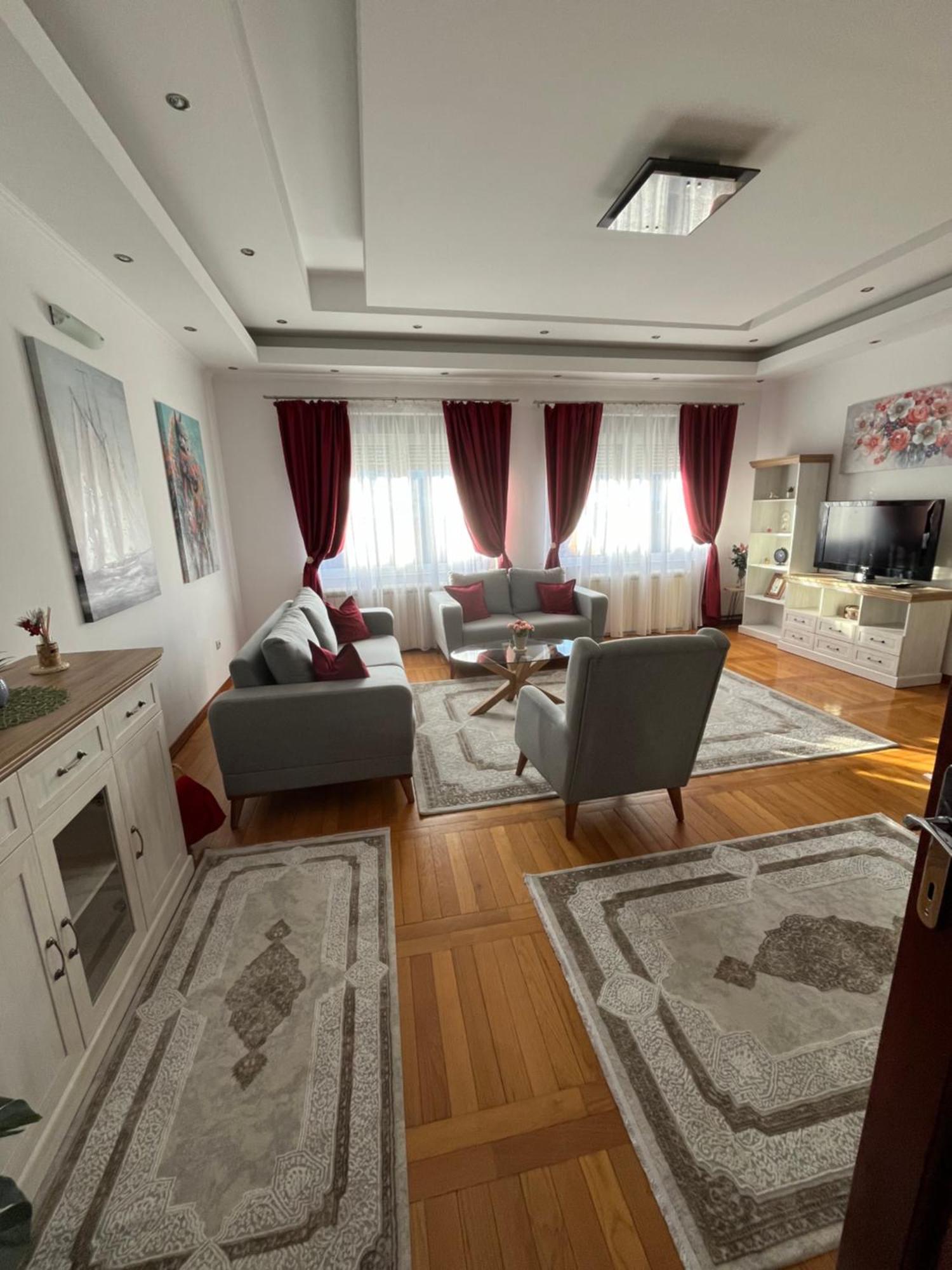 Airport Sky Apartments Lux II Белград Екстер'єр фото